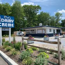 Del’s Dairy Creme                                6780 Route 9                              Rhinebeck, NY 12572